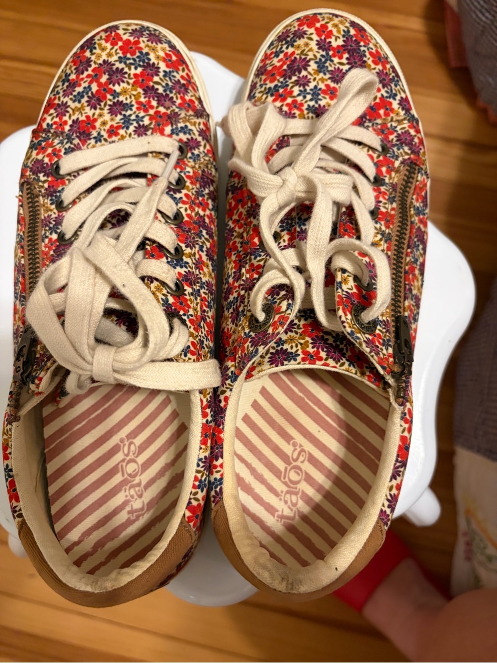 TAOS Z Soul Floral Canvas Casual Sneakers Size 8